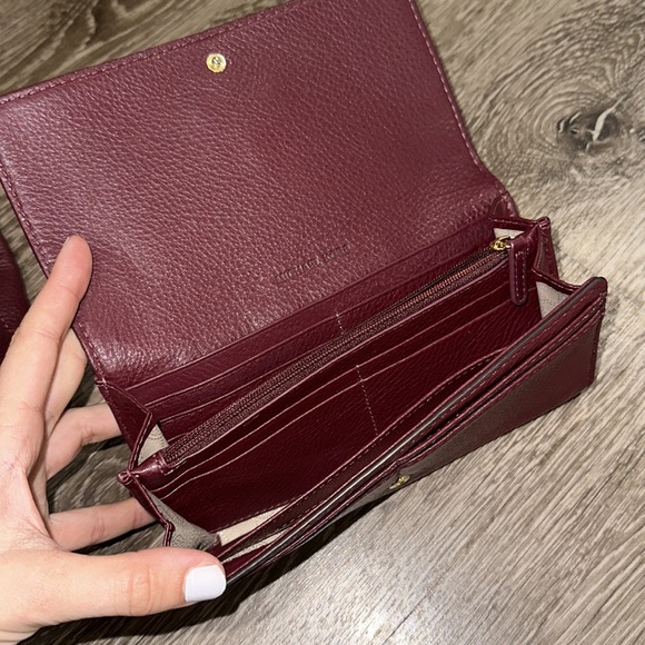 Michael Kors Jet Set Burgundy Shoulder Bag with Matching Wallet - Picture 10 of 10